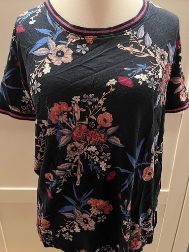 T-Shirt dunkelblau mit